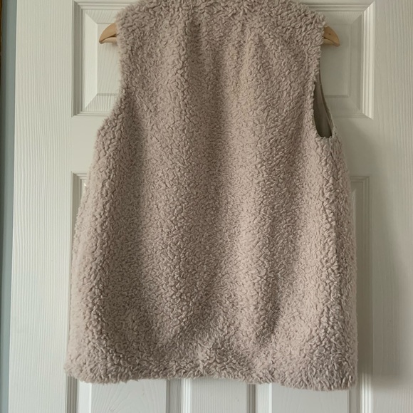 Wilfred Faux Fur Vest - Picture 2 of 2